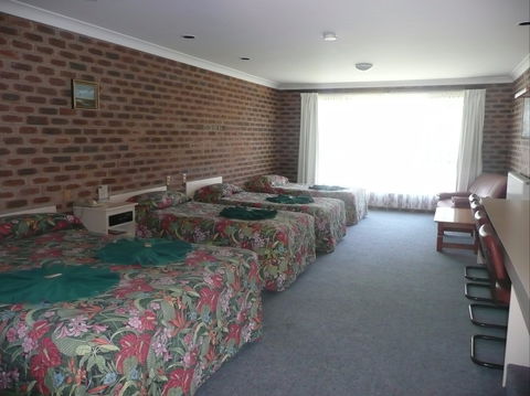 Big Trout Motor Inn - Sunshine Coast Guide 2