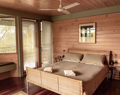 Bombah Point Eco Cottages - Sunshine Coast Guide 2