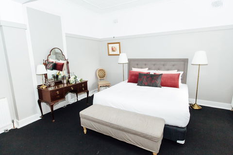 Bundanoon Hotel - Sunshine Coast Guide 0