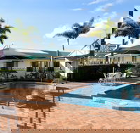Carriers Arms Hotel Motel - Sunshine Coast Guide