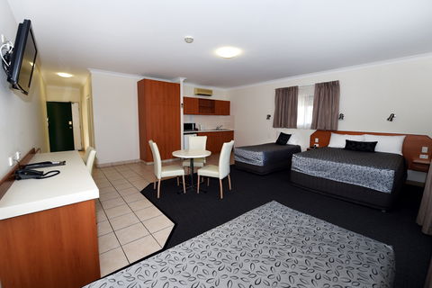 Carriers Arms Hotel Motel - Sunshine Coast Guide 2