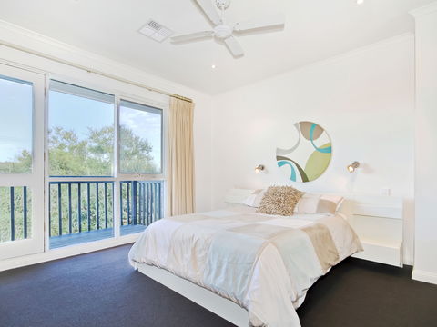 Century 21 SouthCoast: Tennis Elbow - Sunshine Coast Guide 2