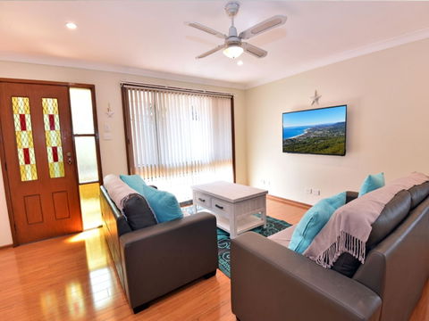 Hopetoun Villa Woonona - Sunshine Coast Guide 1