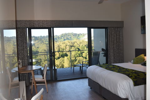 Mapleton Springs - Sunshine Coast Guide 2