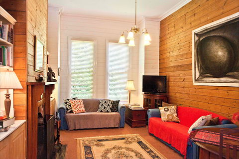 Pendower House B&B And Self Contained Apartments - Sunshine Coast Guide 2
