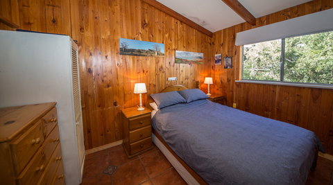 Socks 'n' Sandals - Sunshine Coast Guide 2