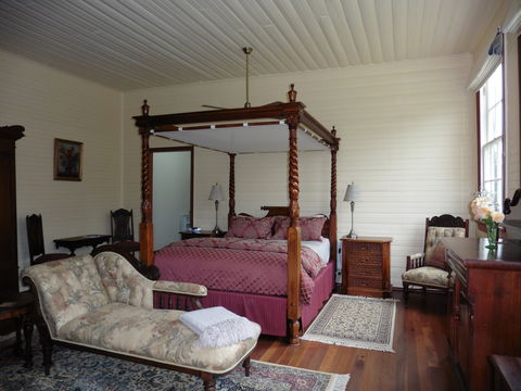 The Old School Bed And Breakfast - Sunshine Coast Guide 1