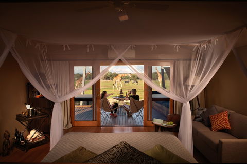 Zoofari Lodge, Taronga Western Plains Zoo Dubbo - Sunshine Coast Guide 0