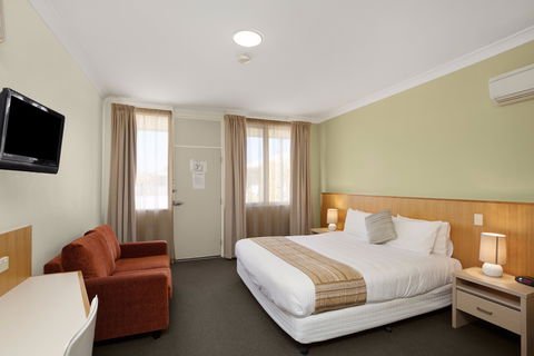 Adelaide Road Motor Lodge - Sunshine Coast Guide 2