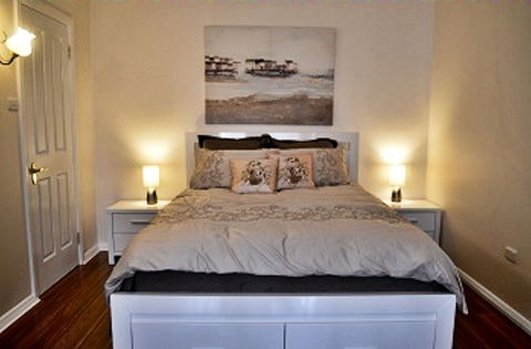 Almond Tree Cottage - Sunshine Coast Guide 1