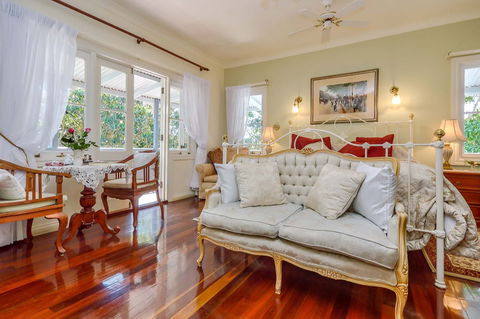 Amore Mt Tamborine - Sunshine Coast Guide 0