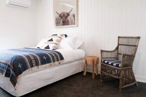 Anchor Geelong - Sunshine Coast Guide 0