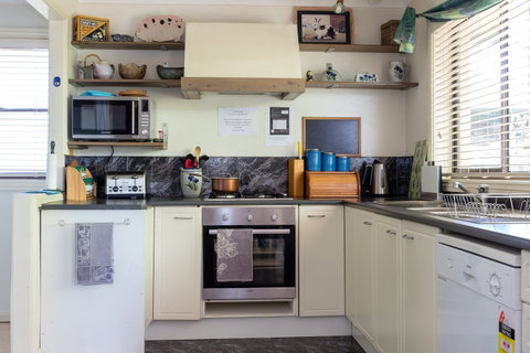 Arcadia House - Sunshine Coast Guide 1
