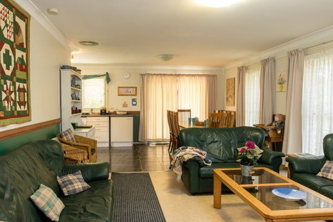 Arcadia House - Sunshine Coast Guide 2