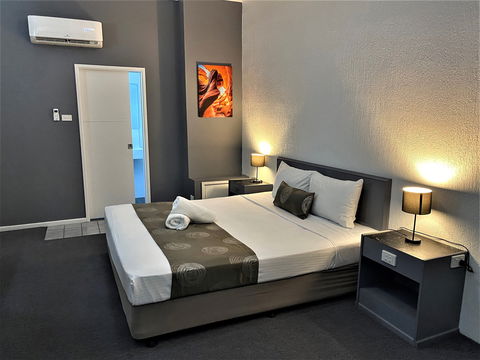 Archer Park Motel - Sunshine Coast Guide 0