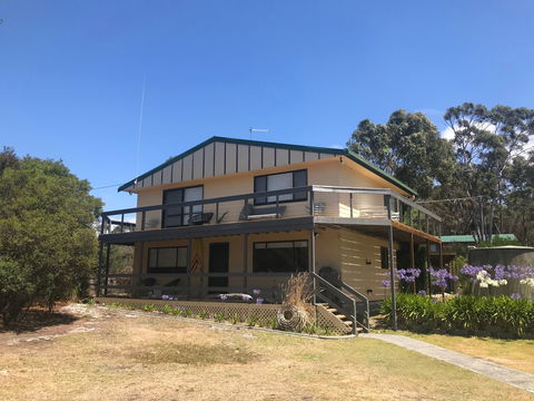 Barefoot Beach House - Sunshine Coast Guide 1