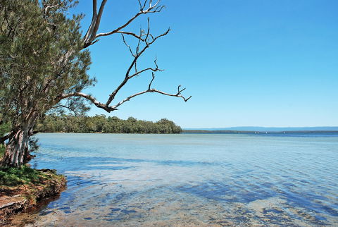 Bay Vista Waterfront - Sunshine Coast Guide 1