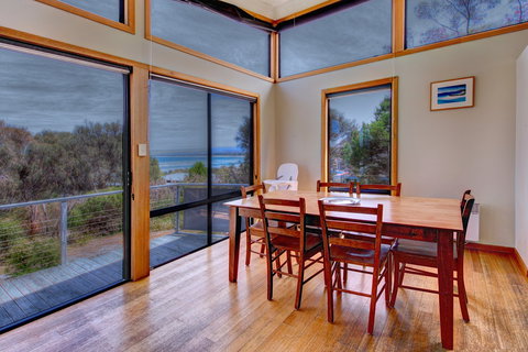 Beachcomber House - Sunshine Coast Guide 2