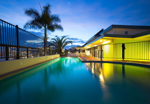 Brisbane City YHA - Sunshine Coast Guide 0