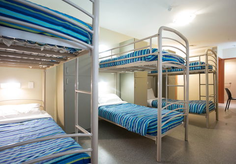 Brisbane City YHA - Sunshine Coast Guide 2