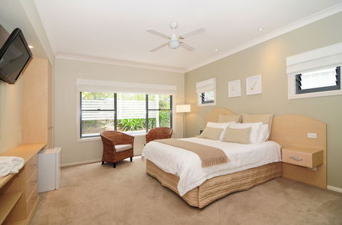 CeeSpray On Owen Bed And Breakfast - Sunshine Coast Guide 0