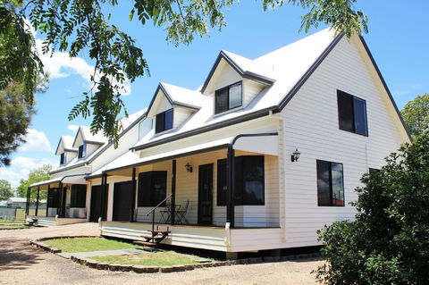 Dalby Apartments Self Contained Motel Accommodation - Sunshine Coast Guide 0