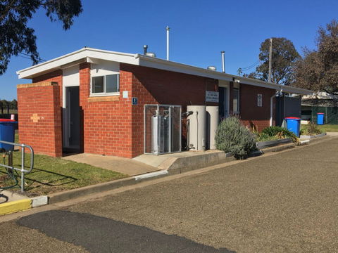 Harden Caravan Park - Sunshine Coast Guide 2