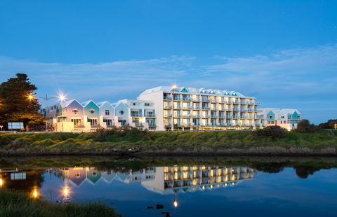 Lady Bay Resort - Sunshine Coast Guide 1