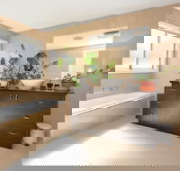 Marilyn's  Place - Sunshine Coast Guide