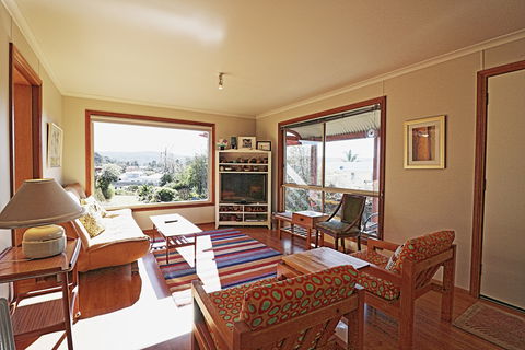 Monaro Cottage - Sunshine Coast Guide 2