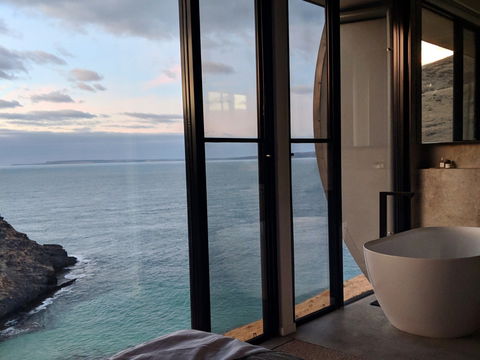 Naiko Retreat - Sunshine Coast Guide 0