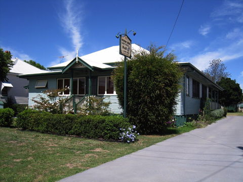 Pitstop Lodge B & B - Sunshine Coast Guide 0