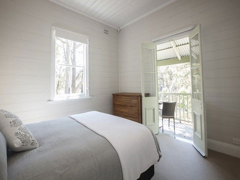 Reids Flat Cottage - Sunshine Coast Guide 1