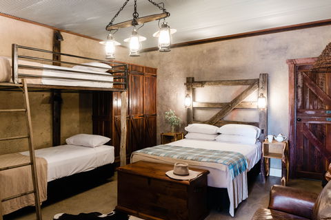 Saltbush Retreat - Sunshine Coast Guide 2