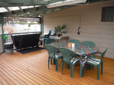 Shore Is Nice - Sunshine Coast Guide 1