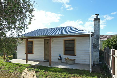 Stable Cottage - Sunshine Coast Guide 0
