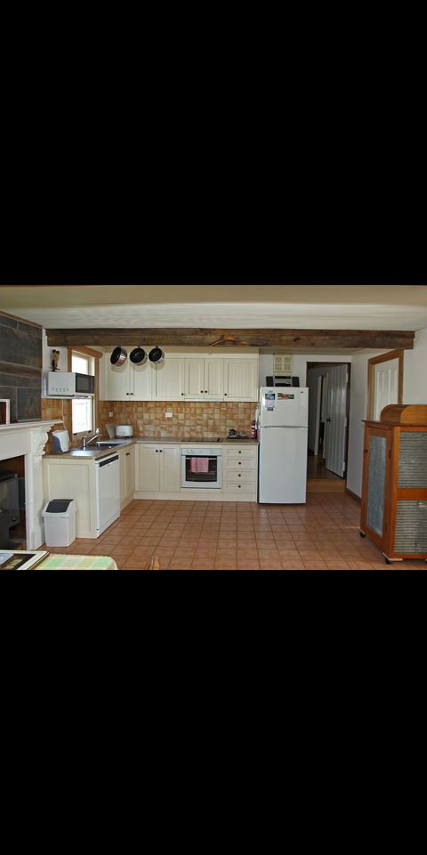 Stable Cottage - Sunshine Coast Guide 2