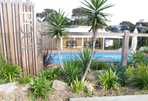 Top Of The Town Motel - Sunshine Coast Guide 2
