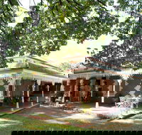 Waverley B and B - Sunshine Coast Guide