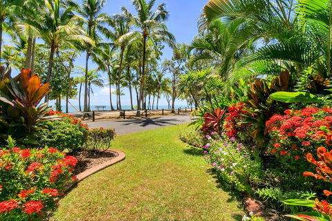 Agincourt Beachfront Apartments - Sunshine Coast Guide 0