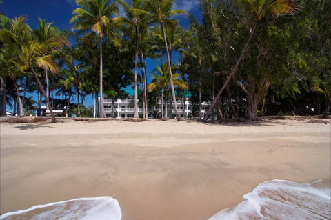 Agincourt Beachfront Apartments - Sunshine Coast Guide 1