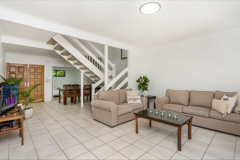 A Perfect Stay - Byron's Mango Tree - Sunshine Coast Guide 1