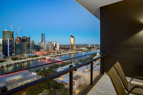 Arise On Hope Street - Sunshine Coast Guide 0