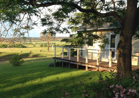 Balmoral Cottage - Sunshine Coast Guide 0