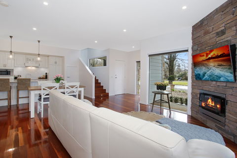 Beyond Bliss Guesthouse Two - Sunshine Coast Guide 0