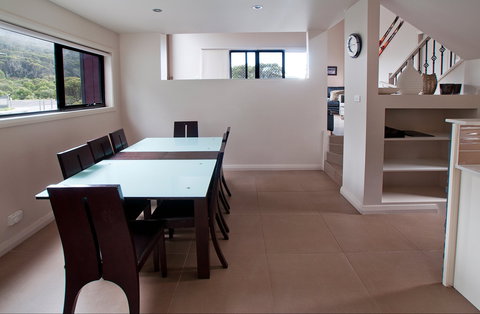 Blues Air 4 - Sunshine Coast Guide 1