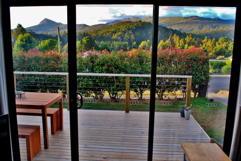 Blue Square Maydena Accommodation - Sunshine Coast Guide 2