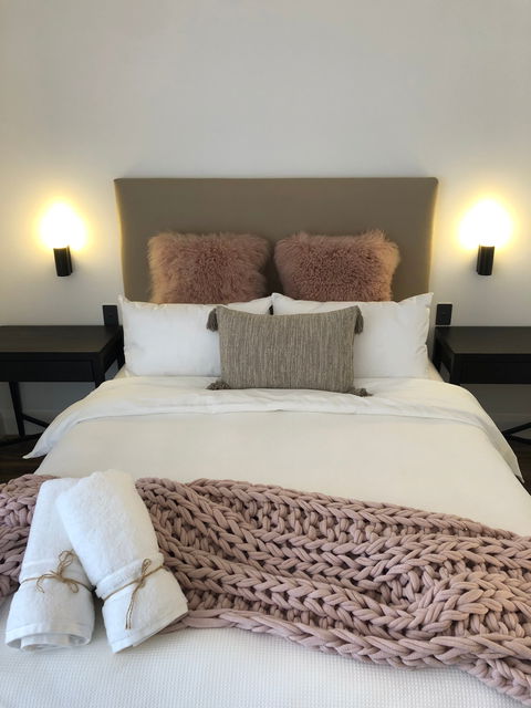 Blue Jacket Motel Canowindra - Sunshine Coast Guide 1