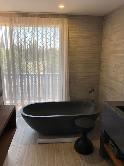 Blue Jacket Motel Canowindra - Sunshine Coast Guide 2