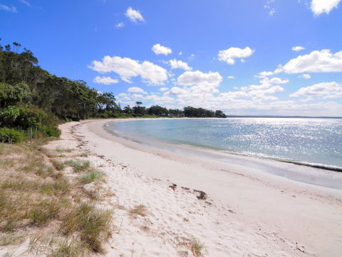Bowen's Hideaway - Sunshine Coast Guide 0